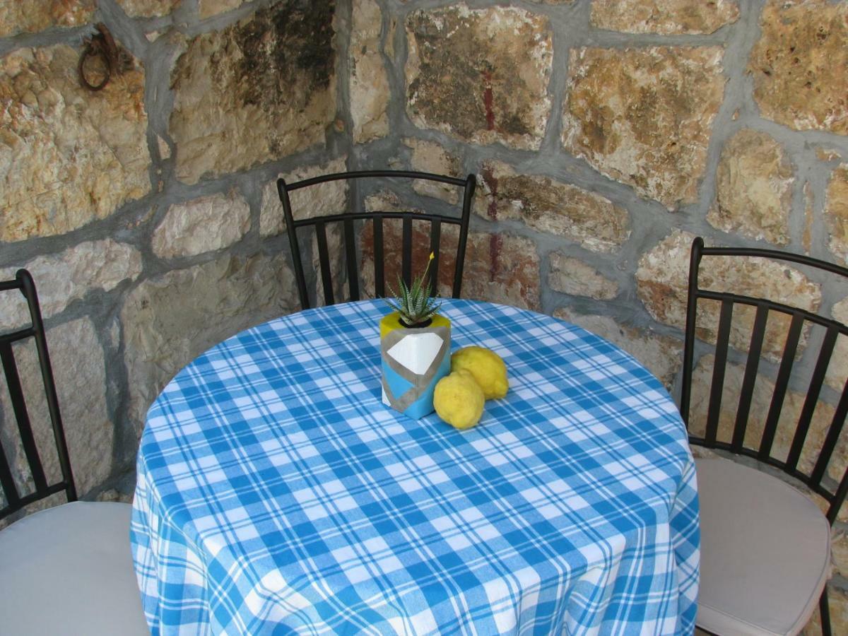 Apartments And Room Lemon Vis Esterno foto