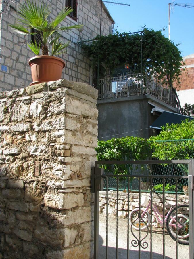 Apartments And Room Lemon Vis Esterno foto