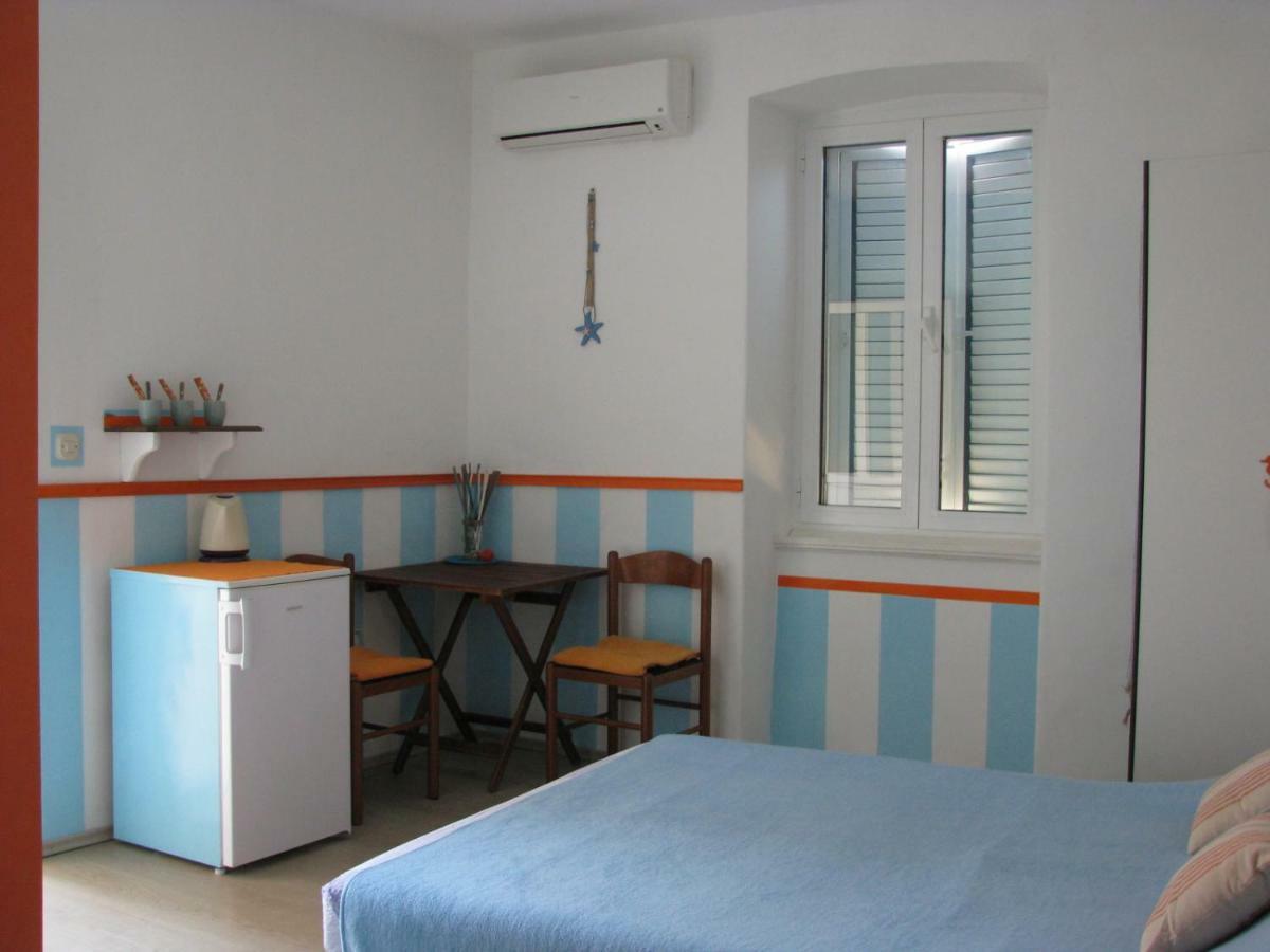 Apartments And Room Lemon Vis Esterno foto