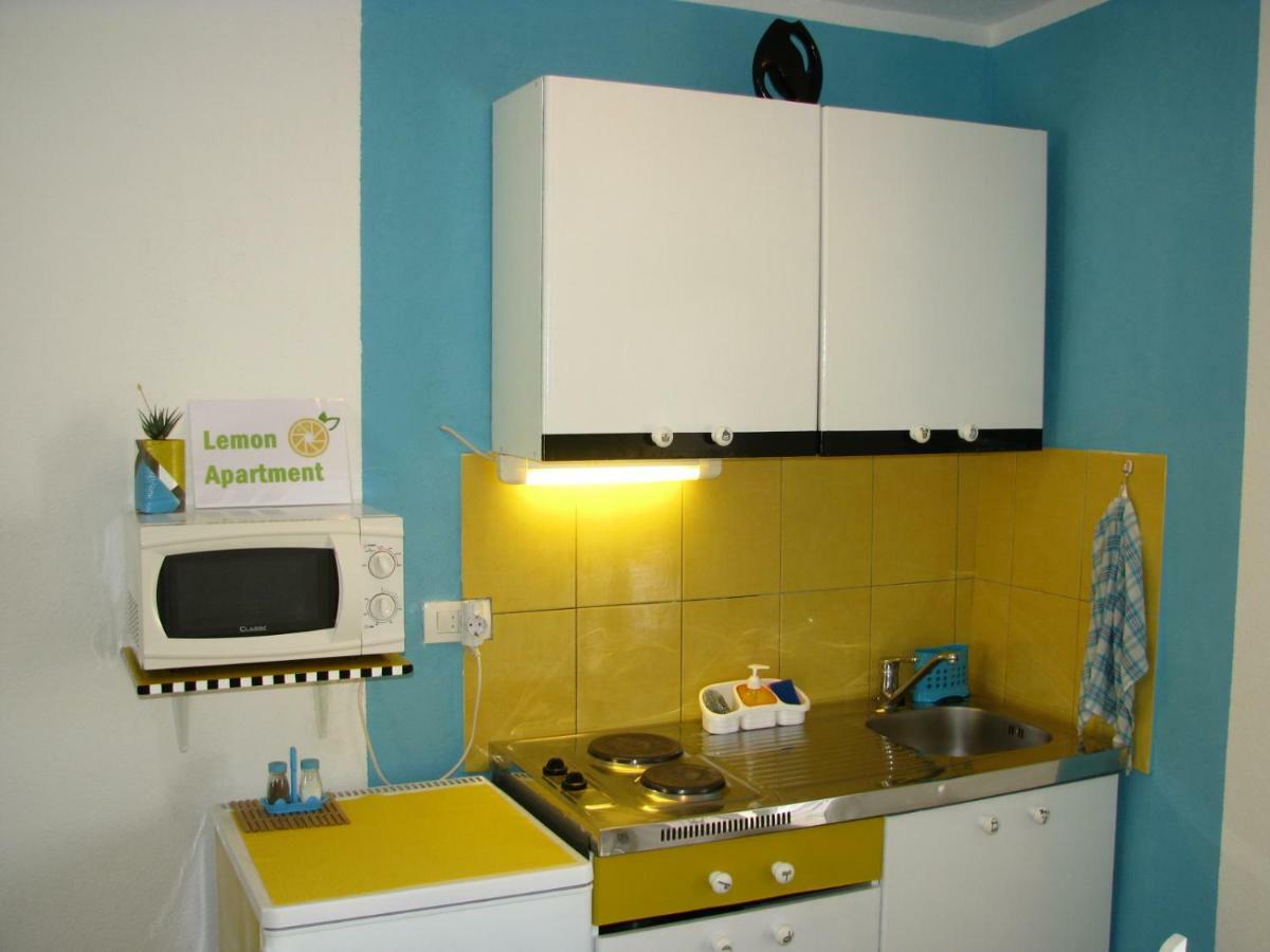 Apartments And Room Lemon Vis Esterno foto