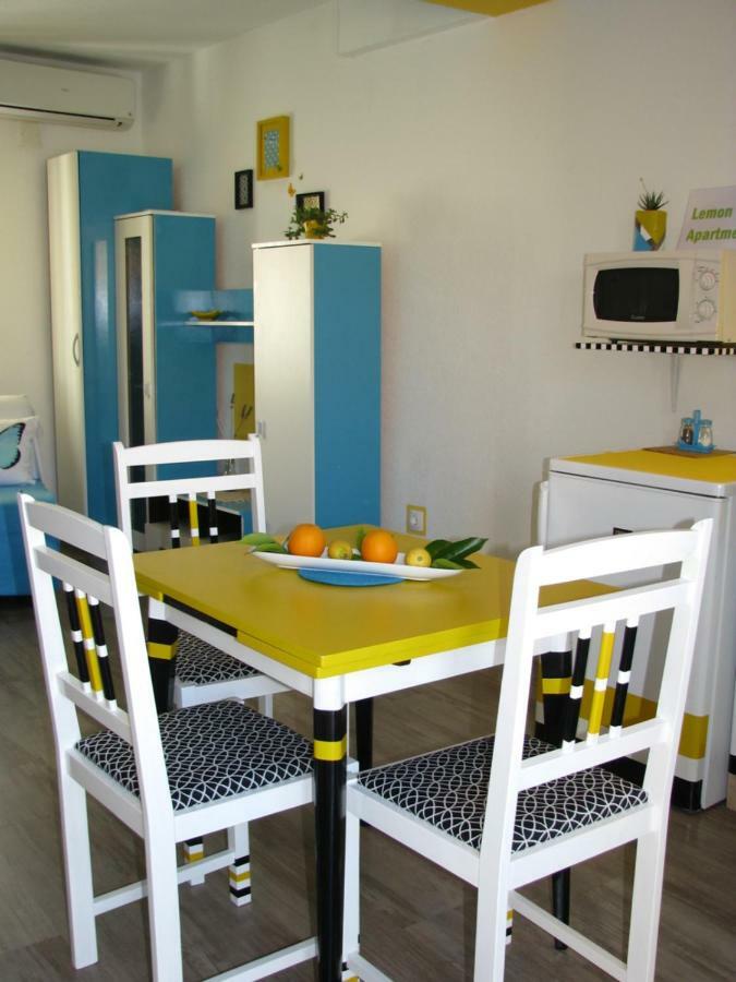 Apartments And Room Lemon Vis Esterno foto