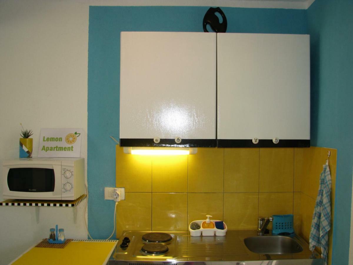 Apartments And Room Lemon Vis Esterno foto