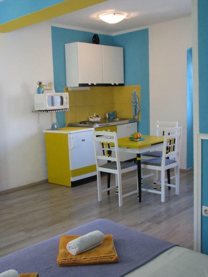 Apartments And Room Lemon Vis Esterno foto