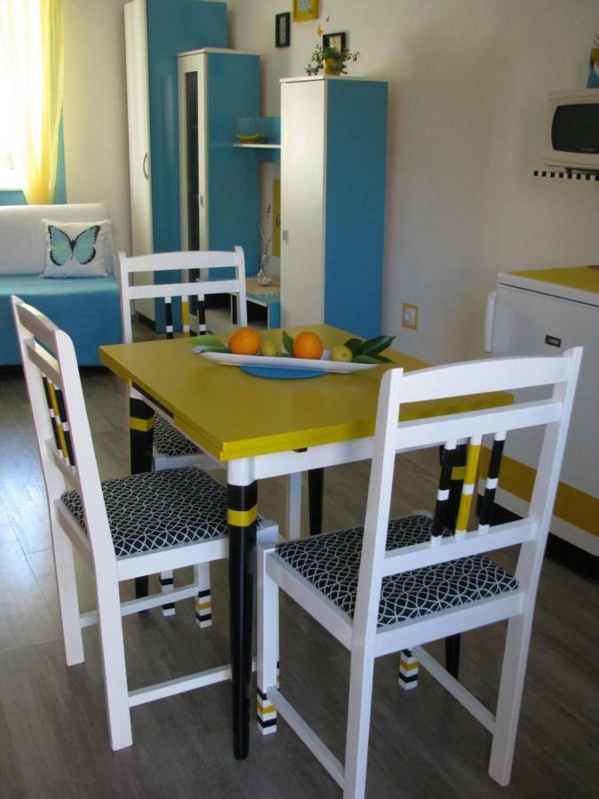 Apartments And Room Lemon Vis Esterno foto